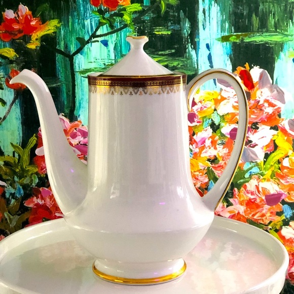 Royal Albert Paragon Holyrood Bone China Coffee Pot - Picture 1 of 4